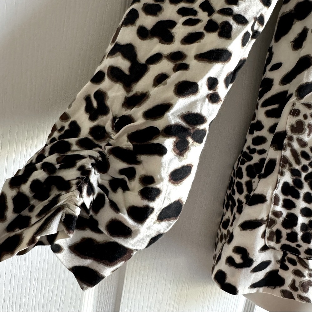 Chico’s Leopard Print Blazer - Picture 4 of 10